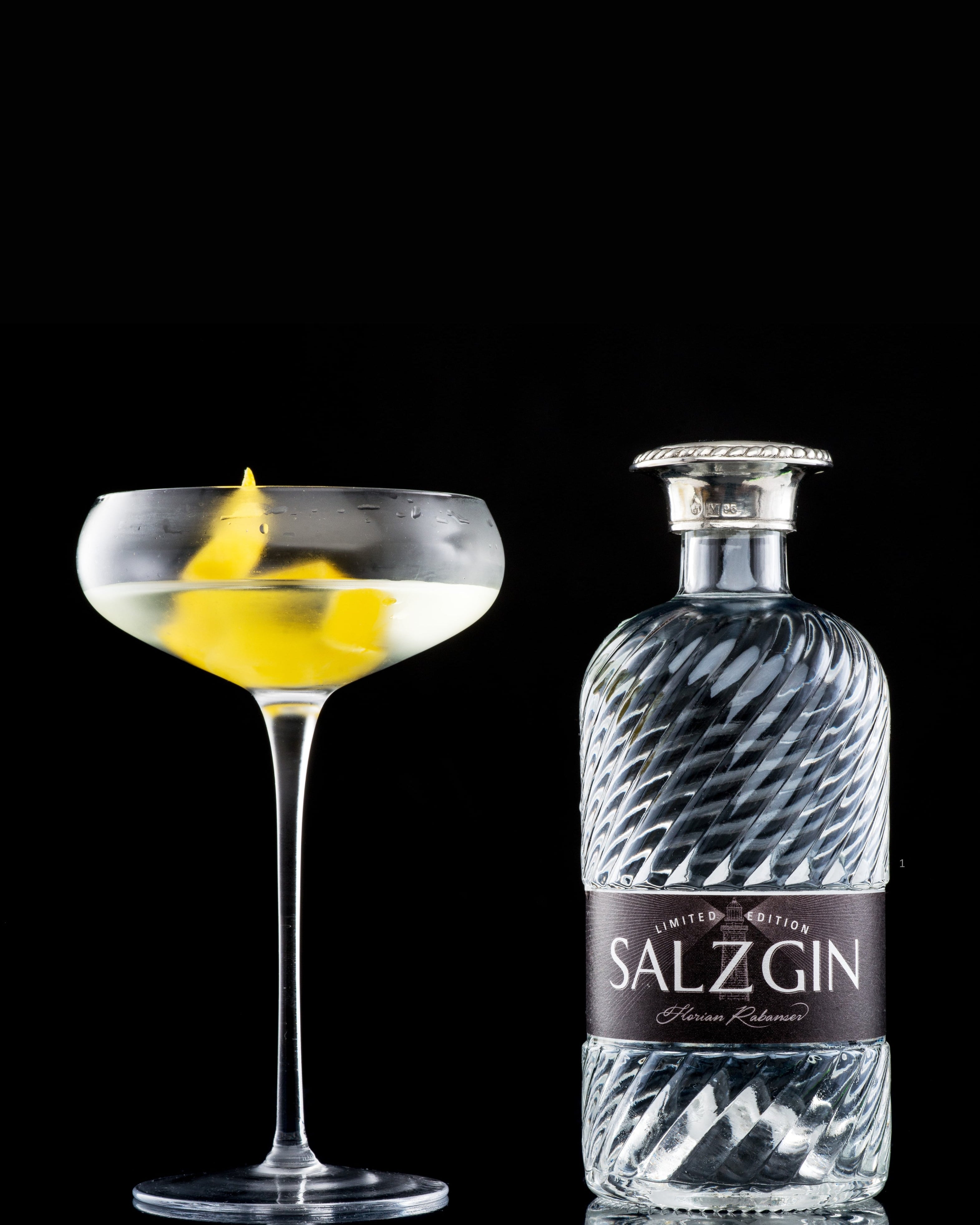 Salz Gin – gin artigianale premium con sale marino e botaniche alpine, acquistabile online su Cavour Drinks