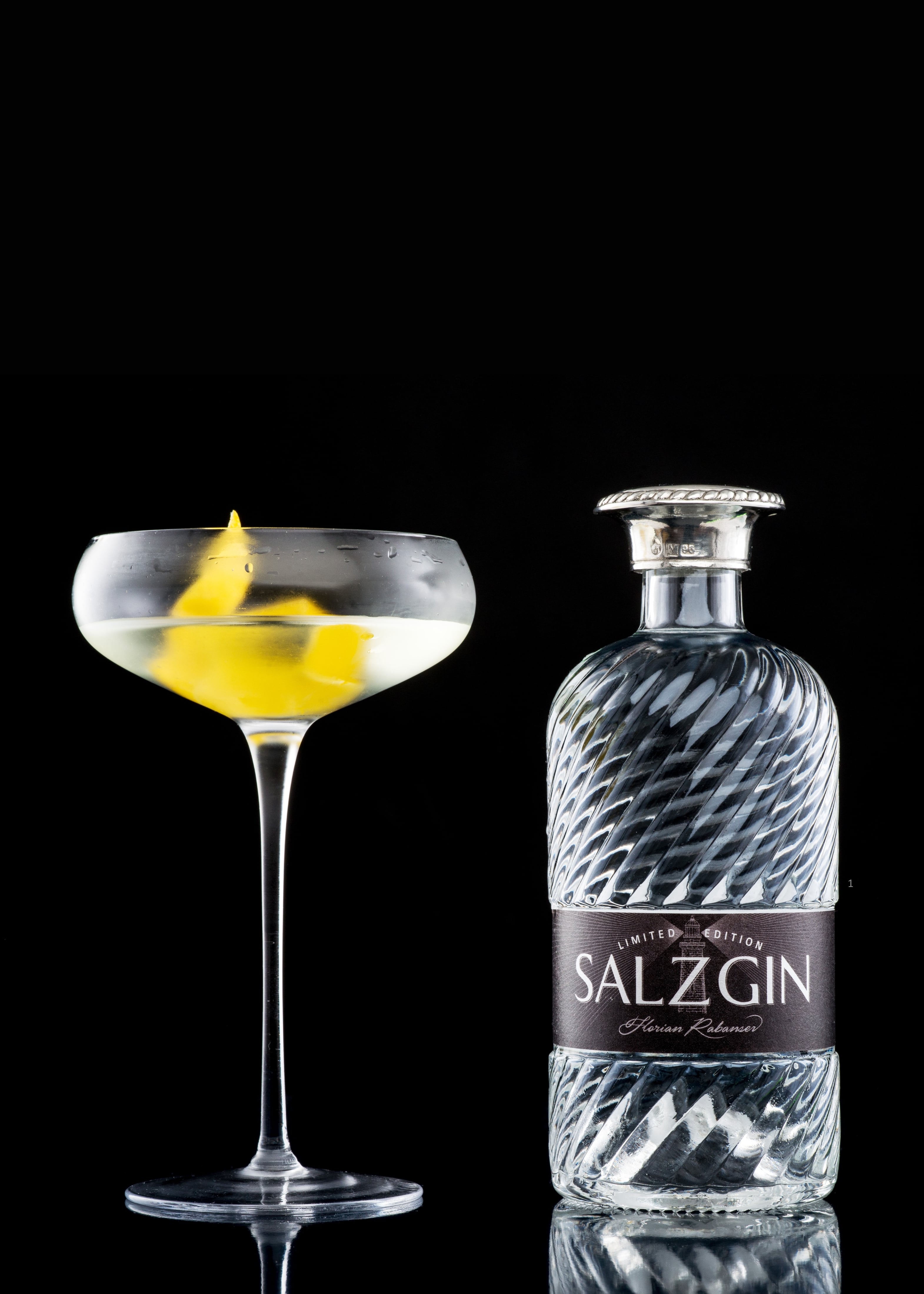 Salz Gin – gin artigianale premium con sale marino e botaniche alpine, acquistabile online su Cavour Drinks